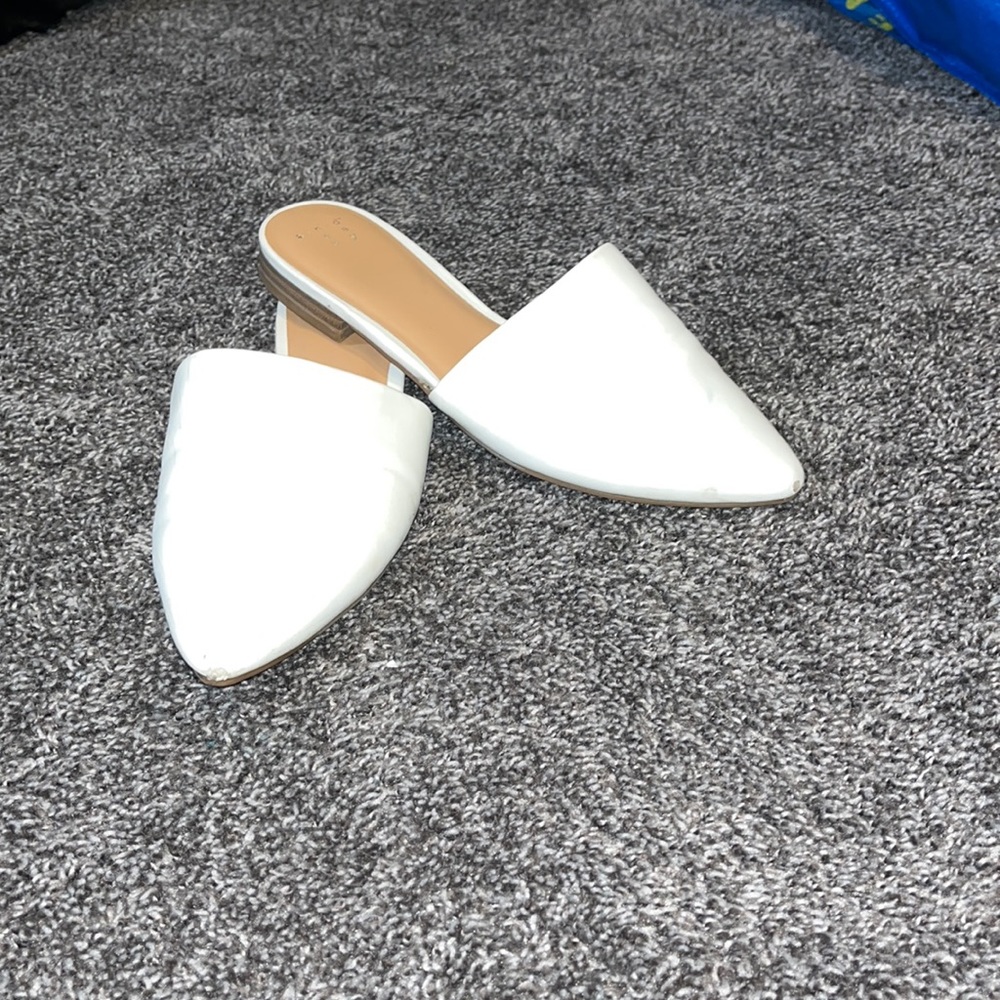 A New Day White mules size 7 pointed toe